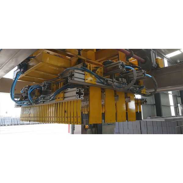 Automatic Brick Packaging System with Multi-head Synchronous Operation, 25.82 kW Power, and 15,500 kg Machine Weight