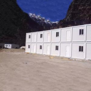 China Fireproof And Shockproof High Quality Sandwich Panel Container House For Camp factory