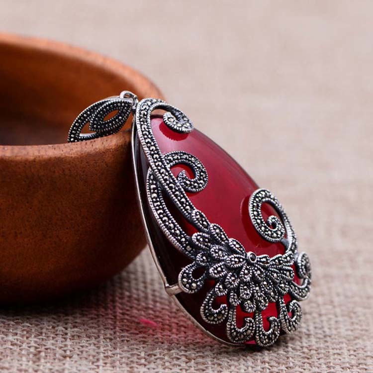 925 Silver Drop Shape Synthetic Garnet Marcasite Retro Pendant Necklace (N20180410RED)