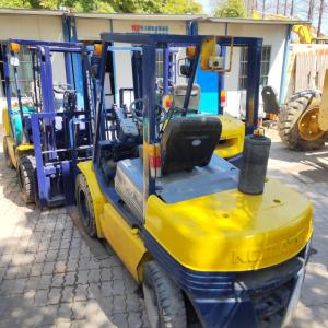 China Komatsu FD30 Used Forklift Two Stage Material Handling Equipment 3 Ton factory