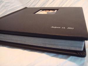 China Unique 14*11 inch Round Corner / Flat Spine / Sliver Words Cameo Wedding Albums factory