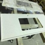 Quartz Stone Kitchen Countertop with Faucet for Home Decoration