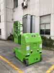 Green 9m Double Mast Self Propelled Vertical Lift With Hydraulic Turning Wheel