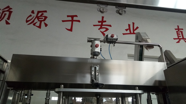 Hot Sale 6 Heads Bottle Packaging Machine , Olive Oli / Water Bottling Equipment