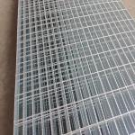 Modular Customizable Serrated Carbon Steel Bar Grating Easy Installation