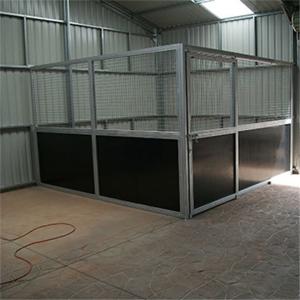 China High Effective Customized Horse Stable Box Horse Stall Indoors With Side Door factory
