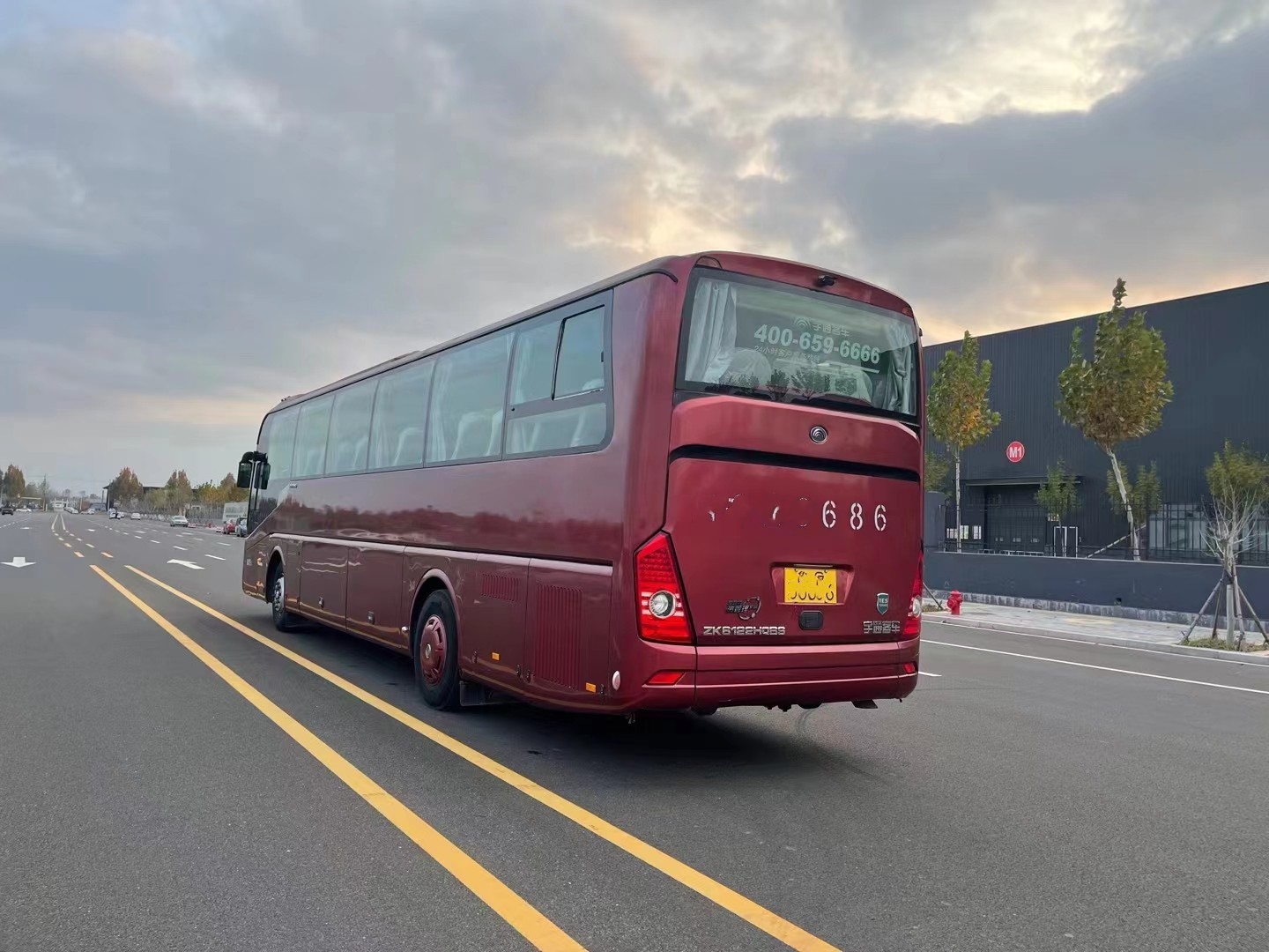 Second Hand Tourist Bus 12m Lenght Yutong ZK6122 Leaf Spring Suspension Left Used Coach