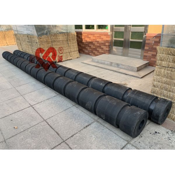 China SGS High Strength Tugboat Tug Boat Fenders Bumpers Solid Structure factory
