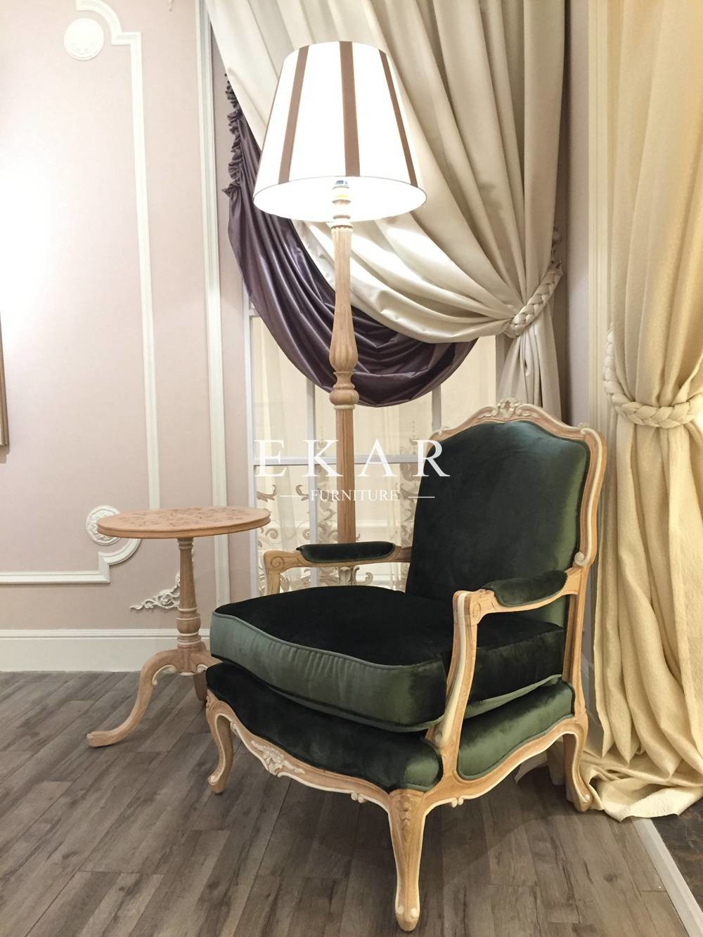 Leisure Arm Royal Italian Style Living Room Chair With Armrest
