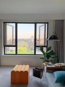 China Customisable Powder Sprayed Aluminum Awning Windows for Noise Reduction and Thermal Insulation factory