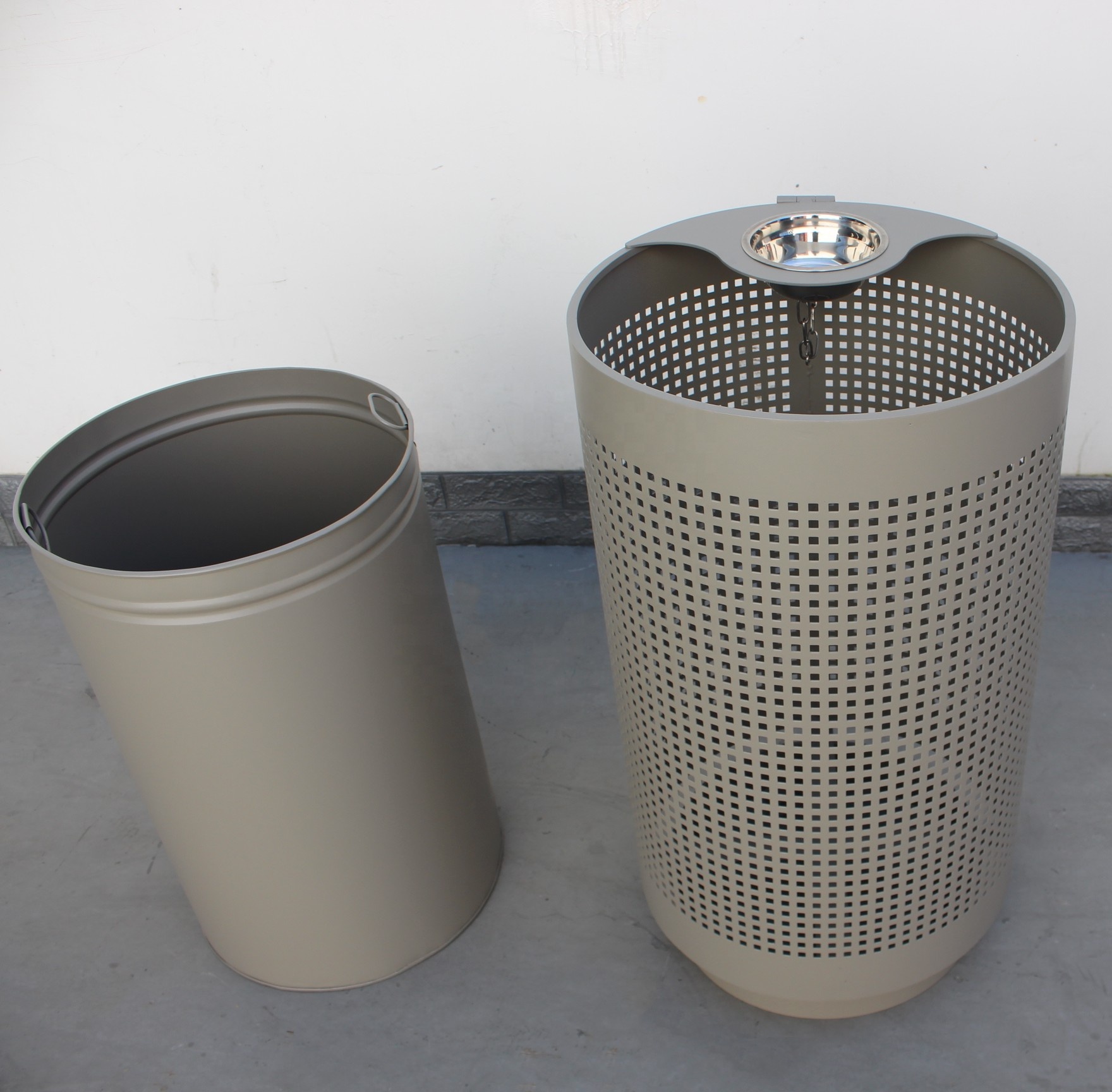 Outdoor Public 120l Garbage Can , Sustainable 32 Gallon Steel Trash Bins