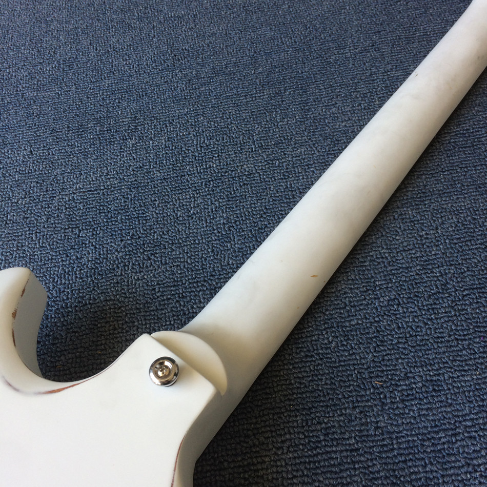 Custom Chrome Hardware with Tone-Pro Bridge Semi-Gloss Finish Alpine White Electric Guitar