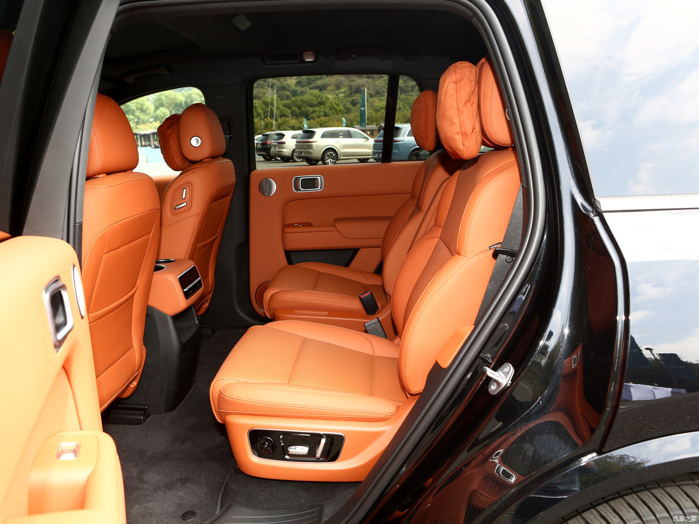 Experience the Future of Transportation with Lixiang L8 Pro Hybrid Electric SUV 1.5T Dual Motor and 4WD Drive