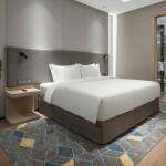Three Guarantees Within 2 Years King Size Bedroom Luxury Furniture Set for