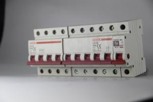 China VIS100 Main Switch Isolator CE/RoHS Certified 100A Main Switch Isolator, 50/60 Hz Rated Frequency factory
