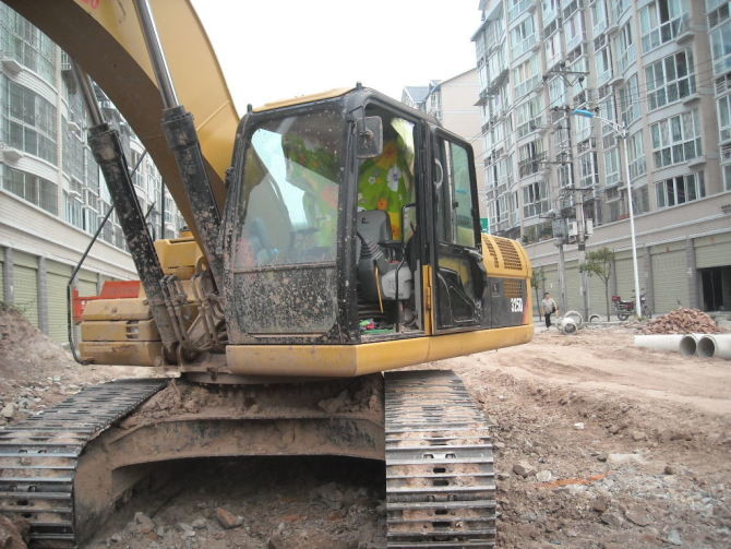 New Paint Used Cat Excavator 320D 6 Cylinders With Water Cooling System