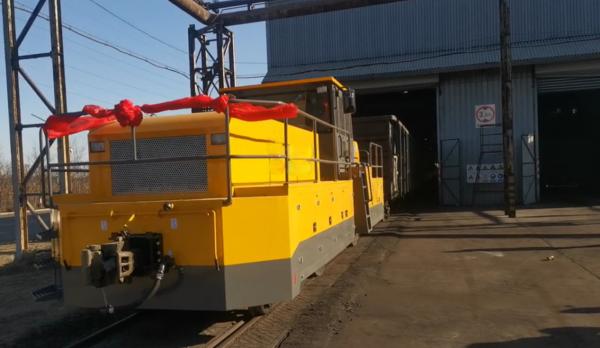 Dual Purpose Tractor Rail Car Movers For Railway Station Section And Special
