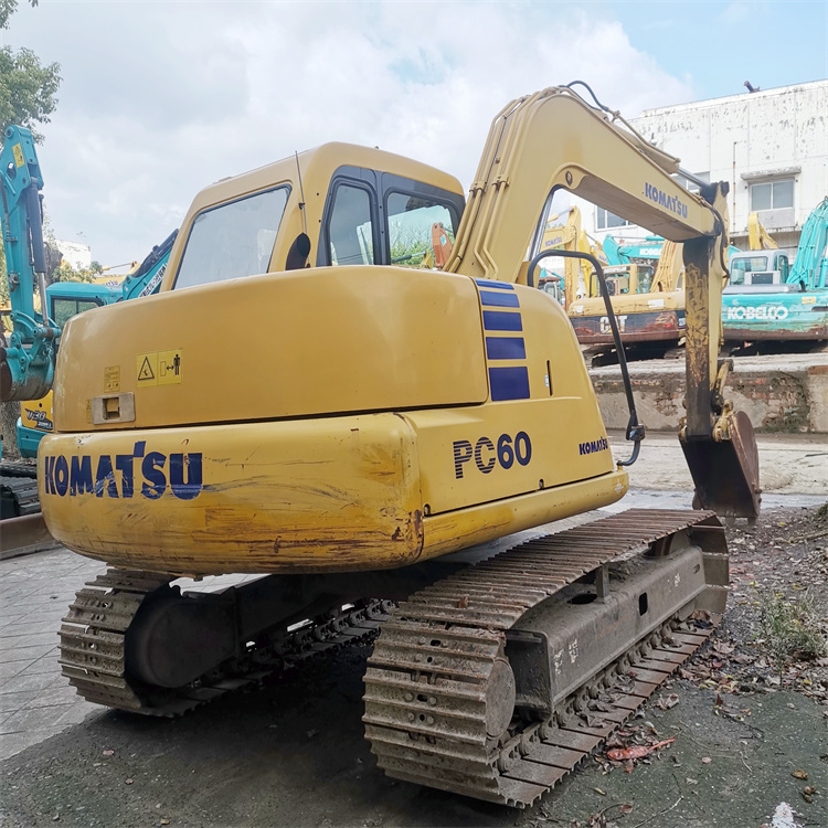 2017 Good Health 6 Ton Komatsu PC 60 Used Excavator with Cummins Engine Made in Japan