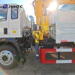 SINOTRUCK 4X2 6 Wheels Cargo Truck With Crane Truck Mounted Crane For Sale