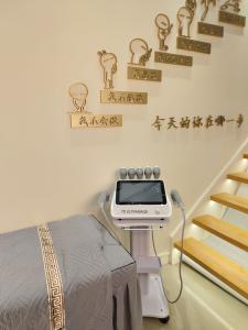 China Professional Hydra Beauty Machine With 11 Handles 5Mhz RF / 1 MHZ Ultrasound CE Certified factory