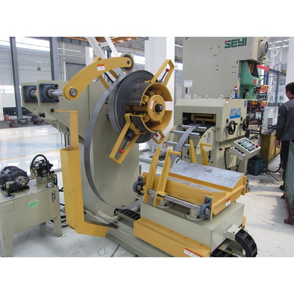 Material Rack And Leveling Machine , Two In One Coil Feeder Leveling Machine