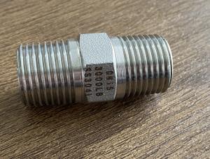China BSP Male Round Head Threaded Ss 304 Hex Nipple factory