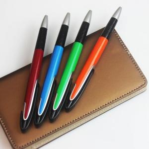 China New Design China Promotional Plastic Click Biro Pen with Grip factory