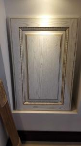 China Golden kitchen cabinet door,Antique solid wood kitchen cabinet door,Hot sale door panel factory