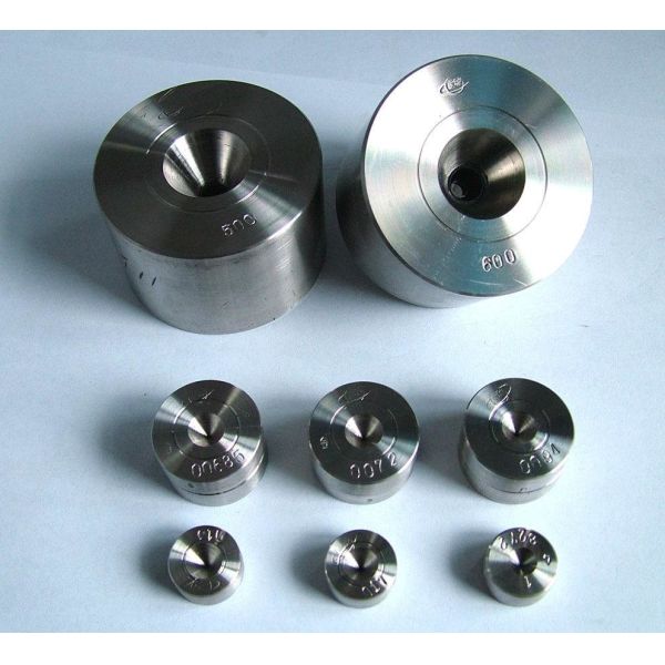 China Polycrystalline Diamond Diamond Copper Wire Drawing Machine PCD Drawing Die factory