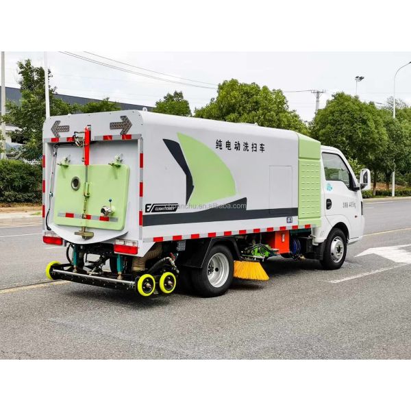 Pure Electric Dongfeng Small Multi-functional Road Sweeper with Low Cleaning Cost and Good Cleaning Effect