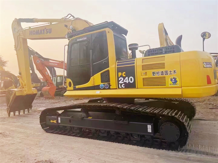 Good Condition Japan Original 24 Ton Used Komatsu PC240 Excavator with 125 KW Power