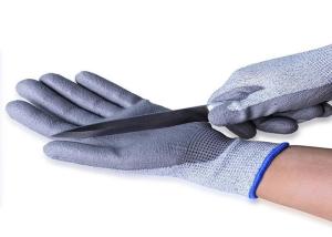 China Waterproof PU Coated Gloves , Level 5 Industrial Cut Resistant Gloves factory