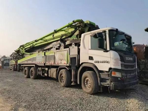 Special Zoomlion Concrete Pump Truck 56M Maximum Cloth Height Scania Chassis 8x4