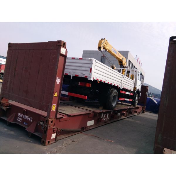 New crane truck Sinotruk Howo 4x2 Truck Mounted Crane 10 Ton Xcmg Telescopic Boom Crane