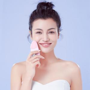 China Lifting Rejuvenating Silicone Face Cleansing Brush 2hrs Charging Rechargeable factory