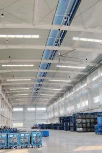 China Safety Installation HVLS Ceiling Fans Gearbox Type For Warehouse Ventilation factory