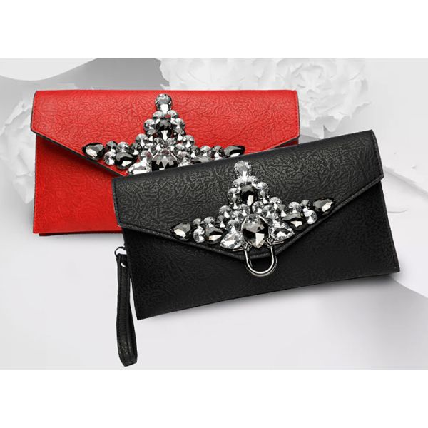 China Ladies Crystal Clutch Bag Evening Wedding Rhinestone Silver Purse Chain Cross Body Bag factory