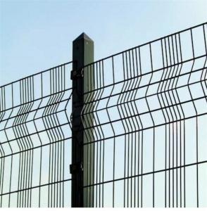 China Green Welded Metal Triangle Fence Panel PVC Coated With Triangle Bends factory