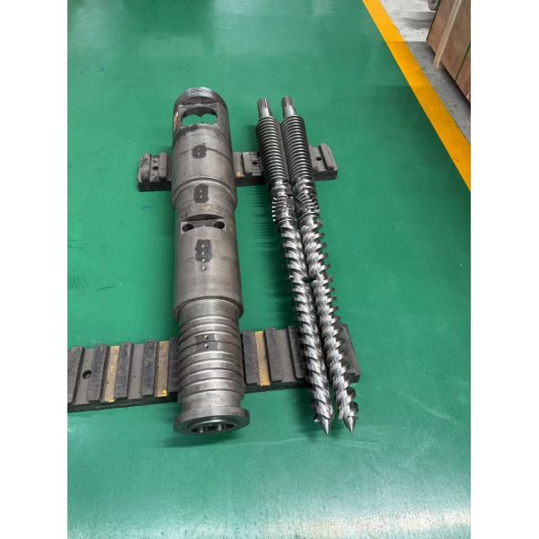 High-Performance Conical Twin Screw and Barrel with Nitriding Depth 0.5-0.8mm, Surface Roughness Ra 0.4μm, and Water Cooling for PVC Pipe Extrusion