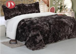China Polyester Double Sided Quilt Comforter Faux Fur Fleece Throw , Soft Plush Blankets King Size 92&quot;*96&quot; factory