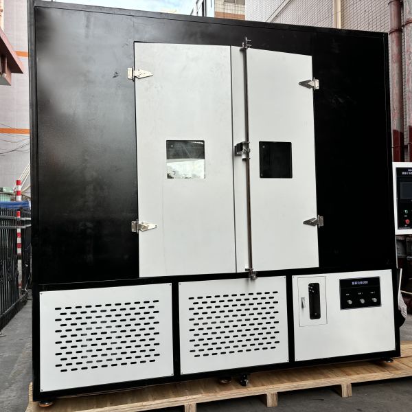 China Professional UV Aging Resistance Testing Machine For Damp Heat And Dry Heat At 50 C factory
