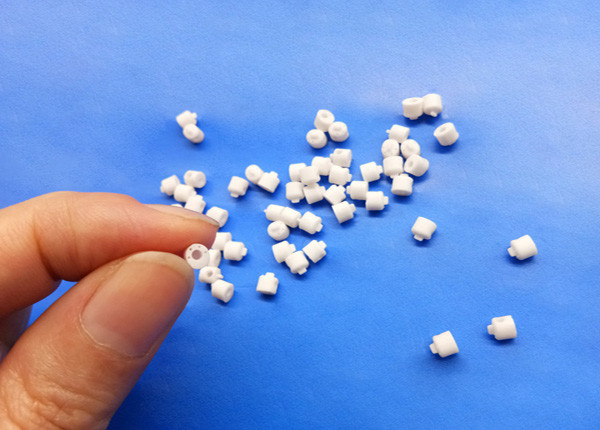 99 Al2o3 Insulators Precision Ceramic Components Alumina Ceramic Insulator With M4 Screw
