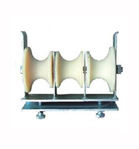 China 10KN Rated Load Triple Pulley Block Cable Power Roller For Small Bore Conductor factory