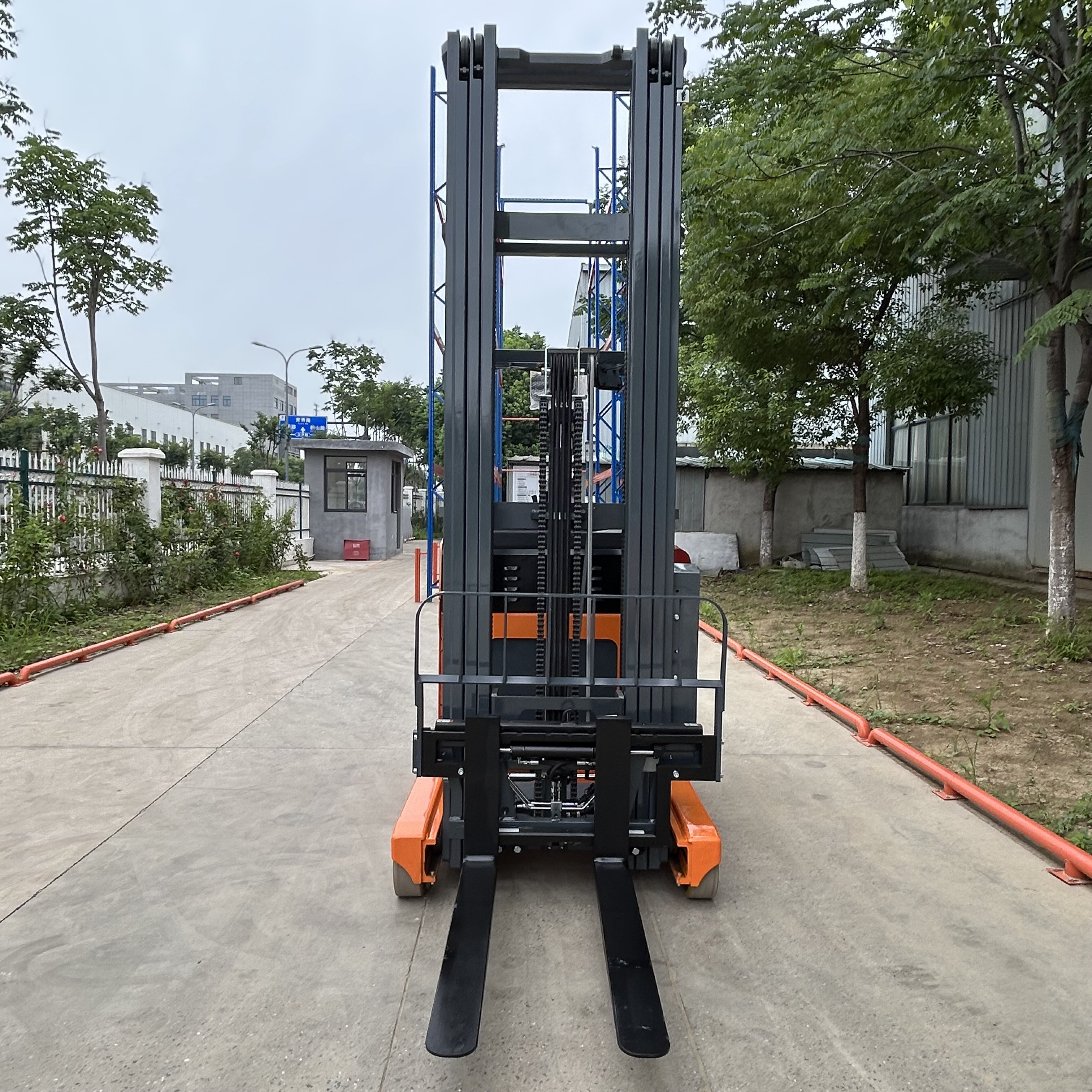 AC Motor Electric Forklift SNSC 2T Electric Reach Truck with Triplex 7.5m Mast